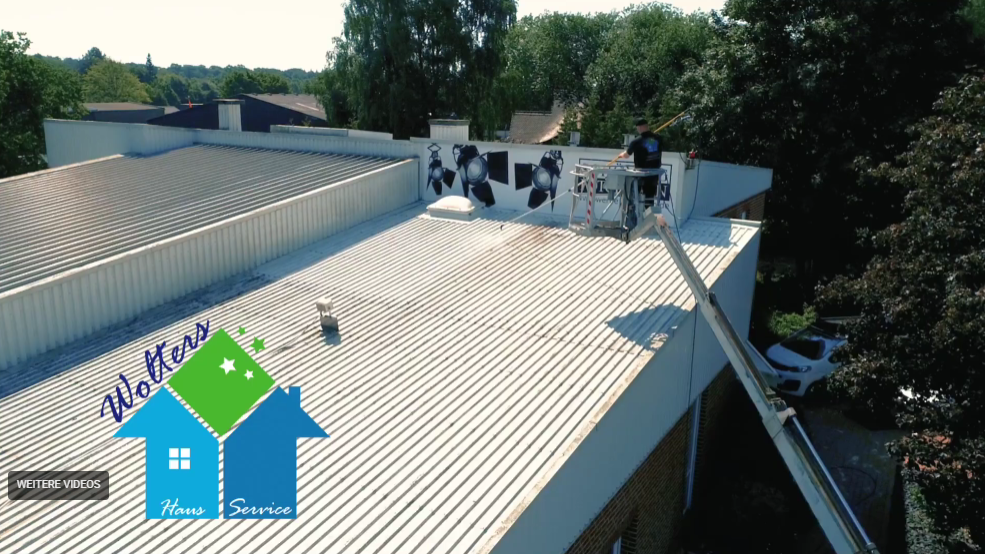 Video-Vorschaubild: Werterhalt durch fachgerechte Dachreinigung bei L&uuml;nne